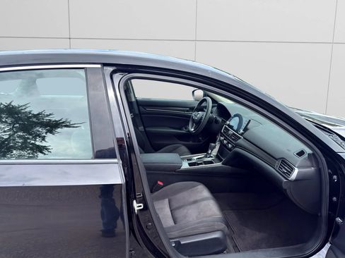 Used 2018 Honda Accord EX image 13