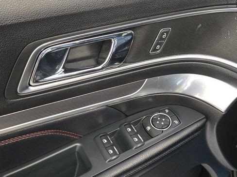 Used 2018 Ford Explorer Sport image 19