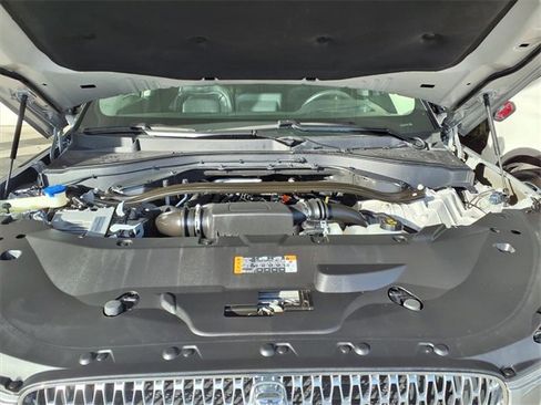 Certified 2023 Lincoln Aviator Reserve w/ Equipment Group 201A image 3