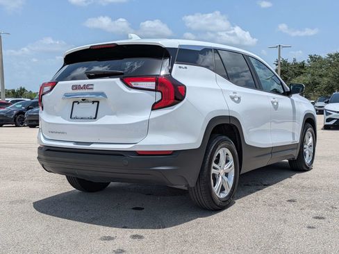Used 2024 GMC Terrain SLE FWD image 5