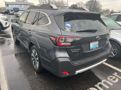 Used 2024 Subaru Outback Touring image 8