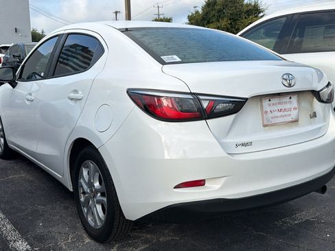 Used 2017 Toyota Yaris iA FWD image 13