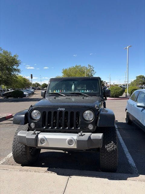 Used 2015 Jeep Wrangler Unlimited Sahara w/ Connectivity Group AWD/4WD image 4