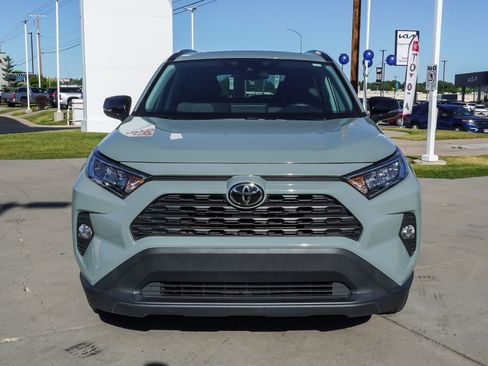 Certified 2021 Toyota RAV4 XLE w/ Convenience Package FWD image 3
