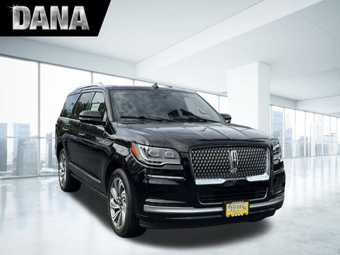 Certified 2023 Lincoln Navigator Reserve AWD/4WD image 1