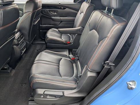 Used 2025 Honda Pilot TrailSport image 27