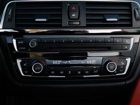 Used 2016 BMW M4 Convertible image 34