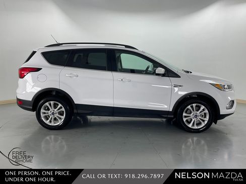 Used 2019 Ford Escape SEL image 5