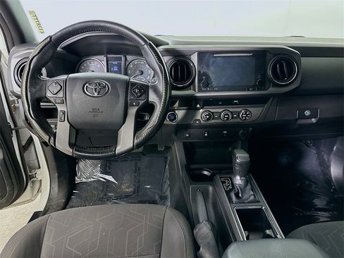 Used 2017 Toyota Tacoma TRD Sport w/ Tow Package image 16