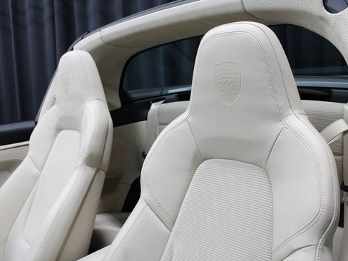 Certified 2021 Porsche 911 Targa 4S image 5