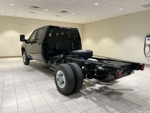 New 2026 Chevrolet Silverado 3500 LT w/ Convenience Package AWD/4WD image 3
