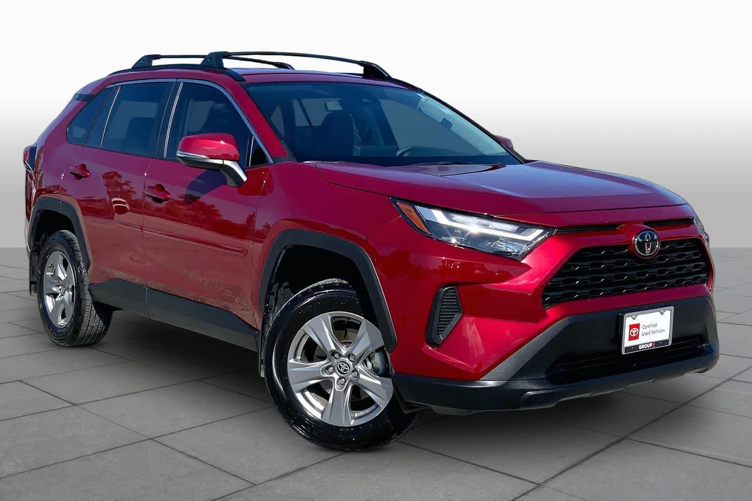 Used 2024 Toyota RAV4 XLE FWD image 3