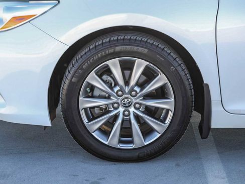 Used 2017 Toyota Camry XLE image 10