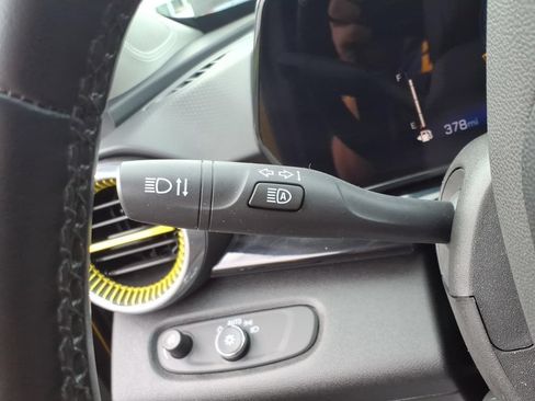 Used 2025 Chevrolet Trax ACTIV FWD image 22