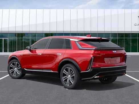 New 2026 Cadillac Lyriq Luxury AWD/4WD image 3