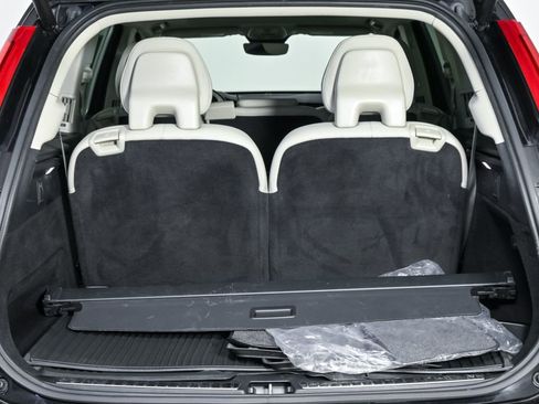 Certified 2024 Volvo XC90 B6 Plus w/ Protection Package Premier AWD/4WD image 32