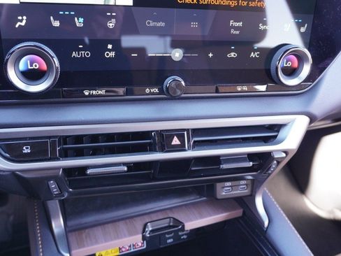 Certified 2025 Lexus RX 350 Premium w/ Accessory Package (Z1) image 18