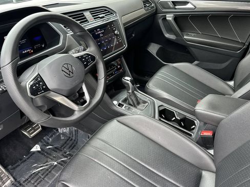 Used 2022 Volkswagen Tiguan SE R-Line FWD image 10
