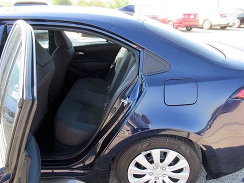 Used 2022 Toyota Corolla SE image 15