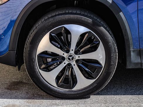 Certified 2025 Mercedes-Benz GLA 250 4MATIC image 11