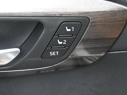 Certified 2025 Toyota Highlander Platinum AWD/4WD image 17