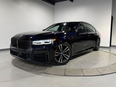 Used 2022 BMW 740i xDrive w/ M Sport Package AWD/4WD image 2