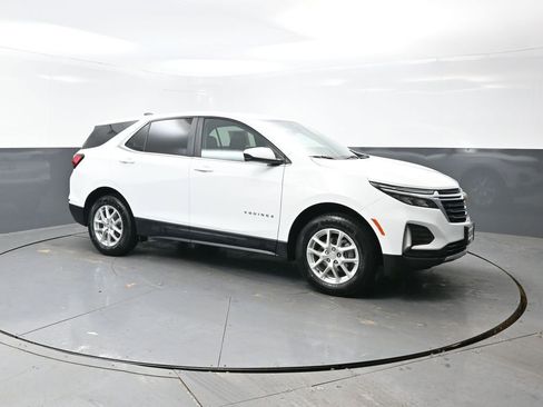 Used 2023 Chevrolet Equinox LT image 4