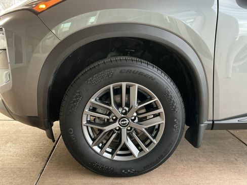 Used 2023 Nissan Rogue S image 26