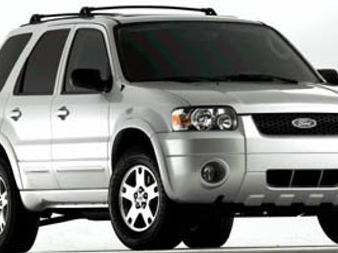 Used 2005 Ford Escape XLS image 1