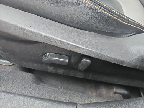 Used 2019 Subaru Crosstrek 2.0i Limited w/ Moonroof Package w/Navigation image 14