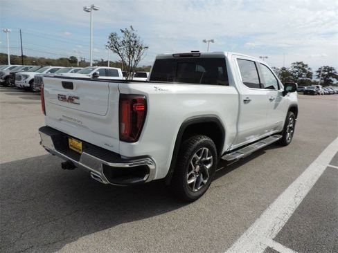 New 2026 GMC Sierra 1500 SLT image 5