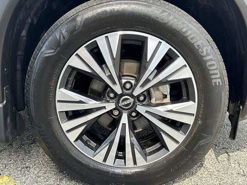 Certified 2023 Nissan Rogue SV w/ SV Premium B Package AWD/4WD image 13