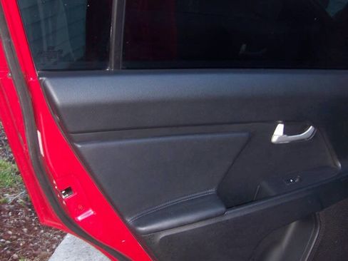 Used 2015 Kia Sportage LX FWD image 12