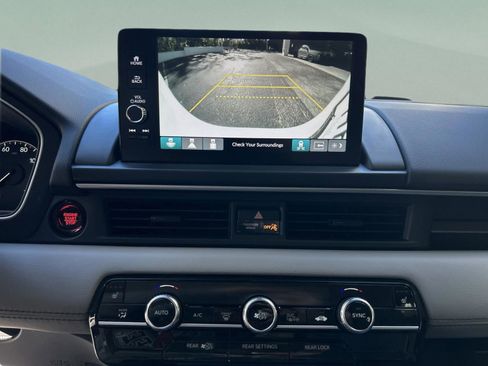 Used 2025 Honda Pilot EX-L image 25