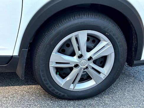 New 2025 Nissan Kicks Play S FWD image 21
