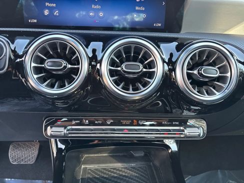 Used 2025 Mercedes-Benz CLA 250 4MATIC image 20