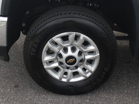 Used 2025 Chevrolet Silverado 2500 LT w/ Convenience Package image 42