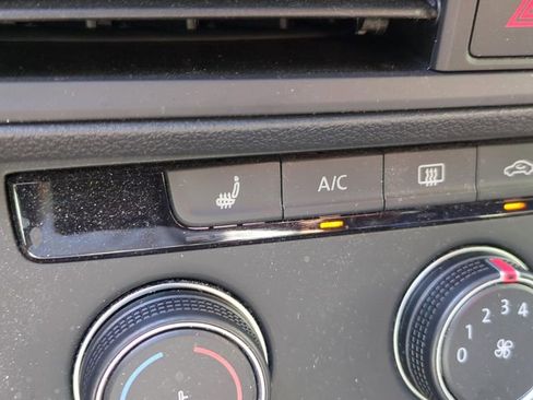 Used 2024 Volkswagen Jetta Sport image 27