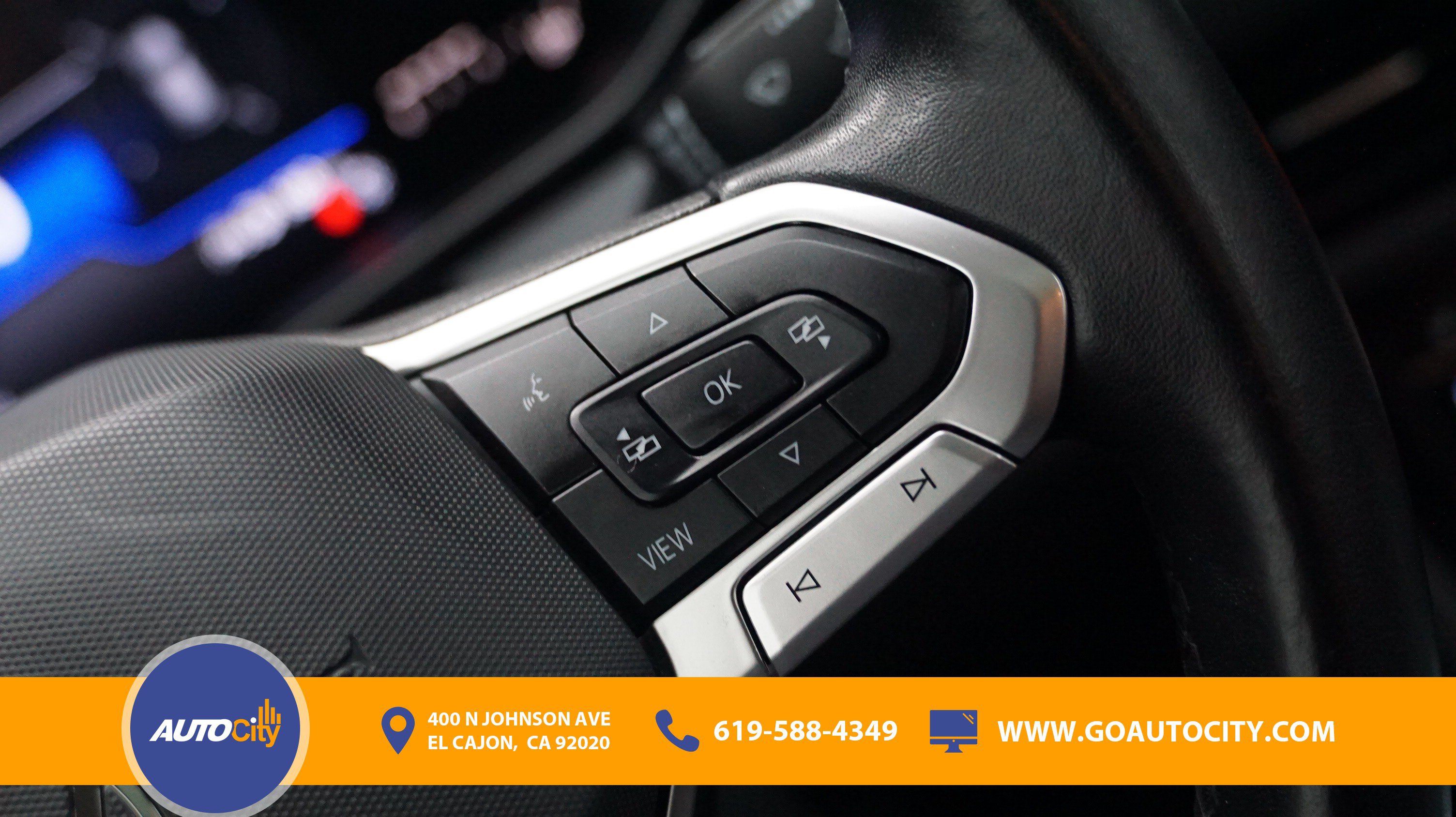 Used 2025 Volkswagen Jetta SE FWD image 22