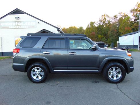 Used 2012 Toyota 4Runner SR5 image 2