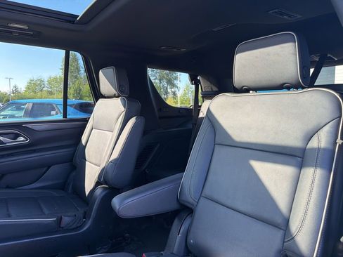Used 2024 GMC Yukon SLT w/ SLT Luxury Package AWD/4WD image 17
