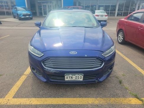 Used 2016 Ford Fusion SE w/ Equipment Group 201A AWD/4WD image 2