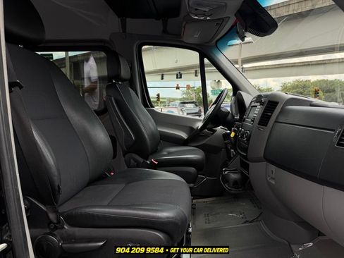 Used 2018 Mercedes-Benz Sprinter 2500 image 29