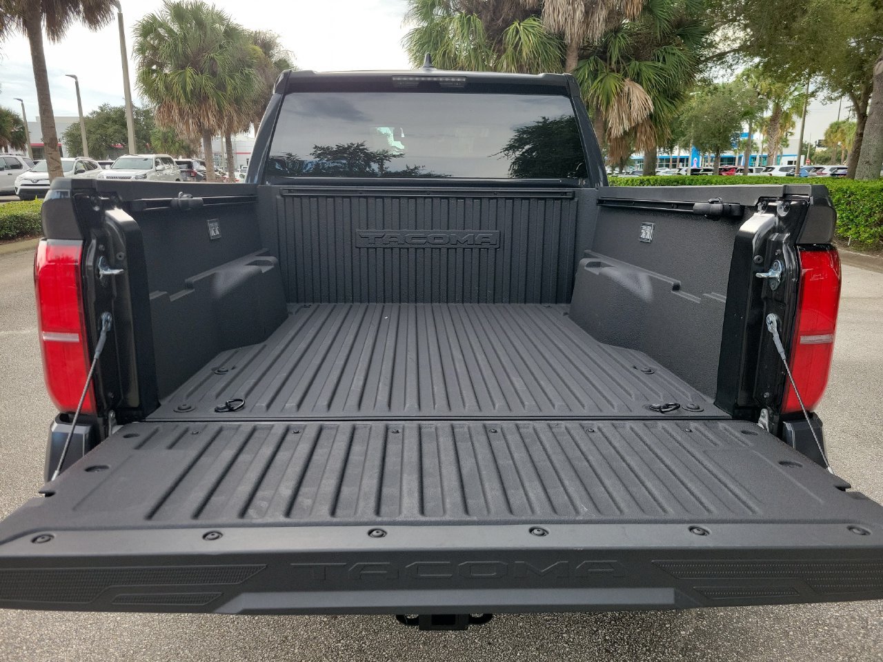 Used 2026 Toyota Tacoma SR5 AWD/4WD image 8