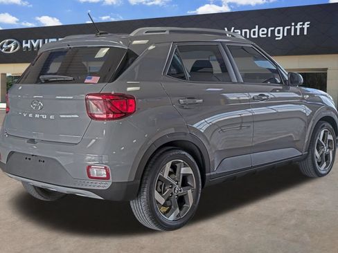Used 2023 Hyundai Venue SEL w/ Cargo Package FWD image 3