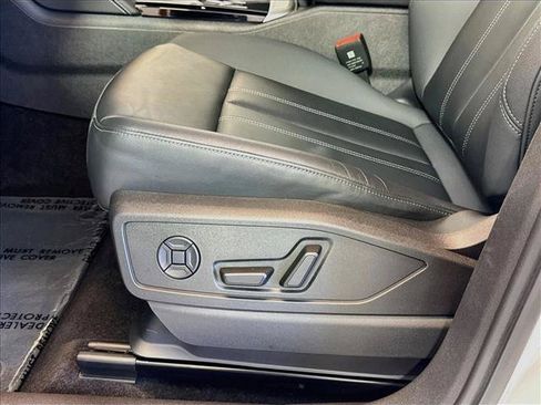 Used 2025 Audi Q5 Premium AWD/4WD image 17