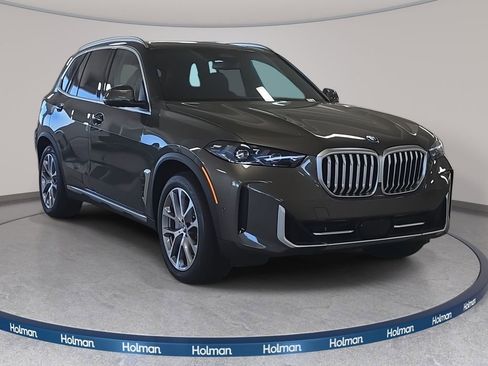 New 2026 BMW X5 xDrive50e w/ Premium Package image 3