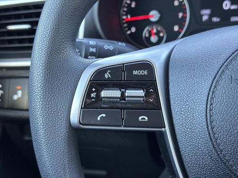 Used 2020 Kia Sorento LX image 10