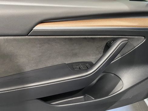 Used 2023 Tesla Model 3 Standard Range image 11