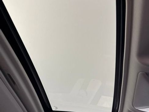 Used 2019 Toyota RAV4 XLE AWD/4WD image 27